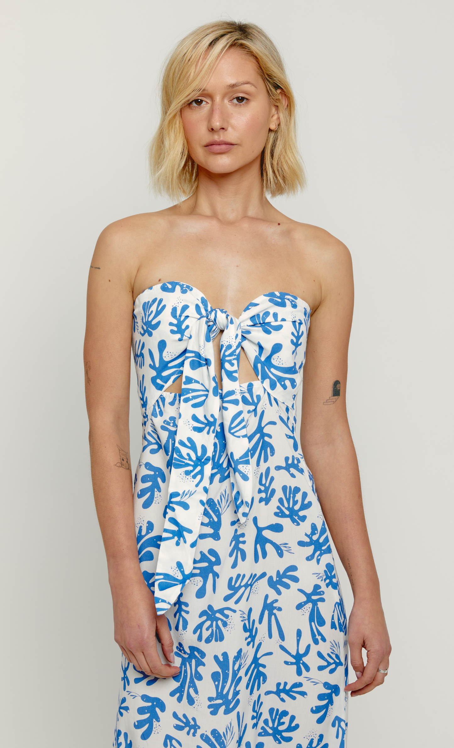 Blue Coral Tie Knot Bandeau Maxi Dress - 6 Blue Coral Tie Knot Bandeau Maxi Dress - 6