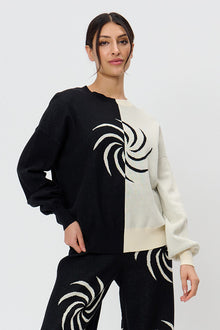  Black & White Contrast Knit Swirl Front Sweater