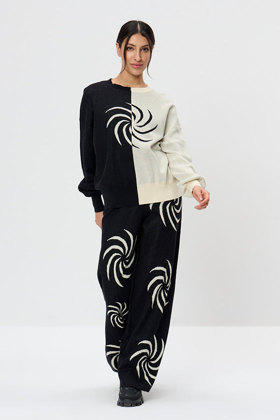 Black & White Contrast Knit Swirl Front Sweater